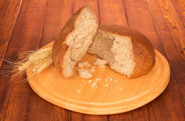 Bread and ears of wheat