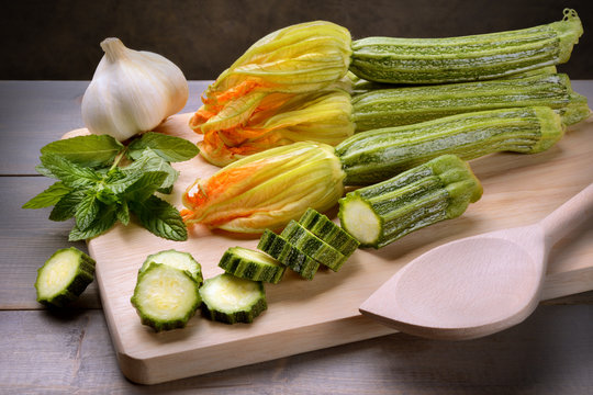 Fresh zucchini with garlic and mint