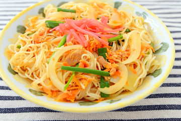 沖縄料理の素麺チャンプルー