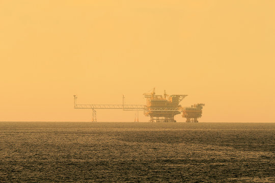 Offshore Central Processing Production Platforms For Oil and Gas