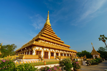Obraz premium golden pagoda at the Thai temple, Khon kaen Thailand.