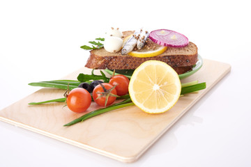 sardines on slice bread