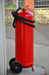 Powder extinguisher