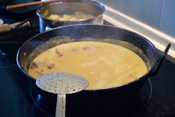 Patatas con Carne