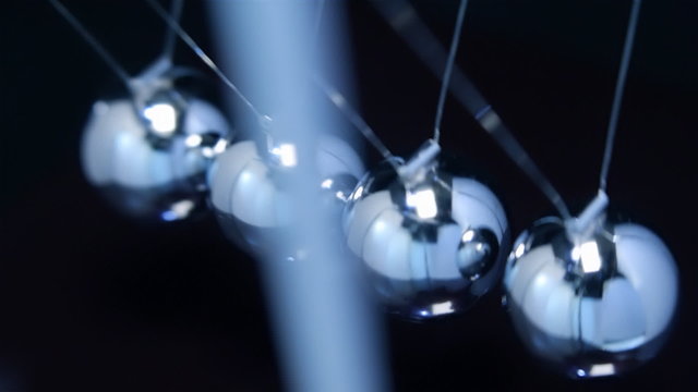 Newton's cradle balancing balls