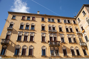Fototapeta na wymiar Grande façade vénitienne