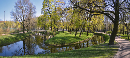 Таврический сад весной. Санкт - Петербург.