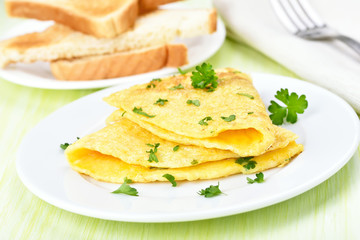 Fried eggs with herbs