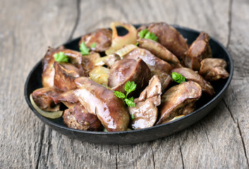 Cooked chicken liver in frying pan