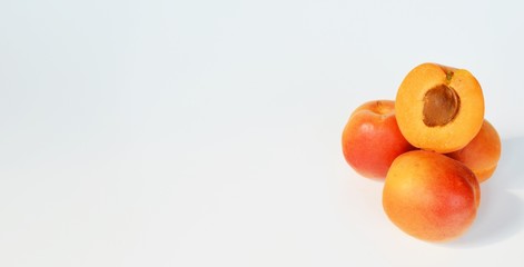 albicocche biologiche