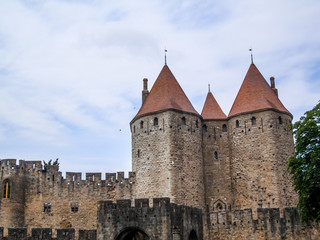 Fototapeta na wymiar Cité médiéval de Carcassonne et ses fortifications