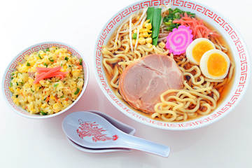 おいしそうなラーメンとチャーハン