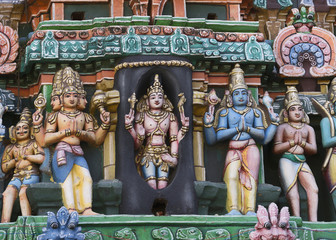 Lingothbawar, Shiva popping out of the Shivalingam.