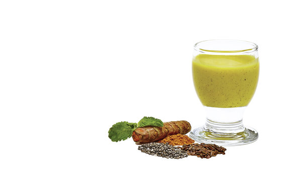 Tumeric Smoothie With Chia Seed And Flaxseed