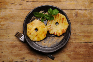 Ananas Ananasovník Ανανάς Ананас 凤梨属 أناناس (جنس) 