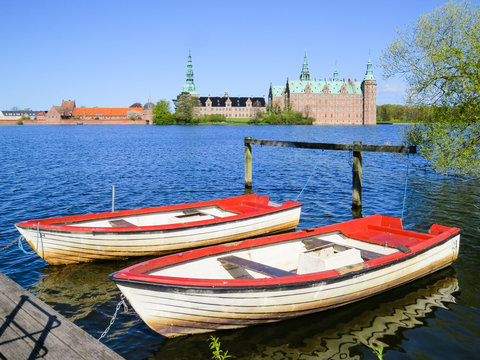 Boats and Palace Frederiksborg Slot, Hillerod, Denmark
