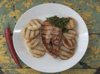 Стейк лосося гриль