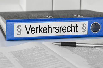 Aktenordner mit der Beschriftung Verkehrsrecht