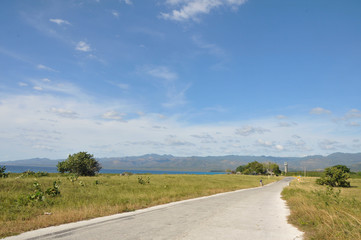 Ruhige Landstraße bei Playa Ancon, Kuba