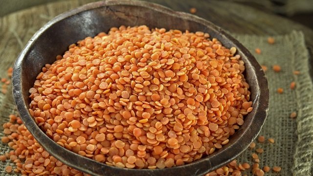 Rotating Red Lentils (seamless loopable 4K footage)
