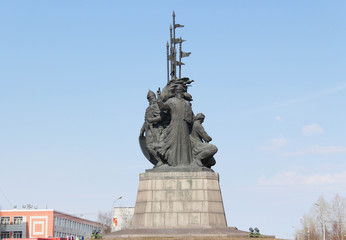 Fototapeta premium Памятник первопроходцам в центре города