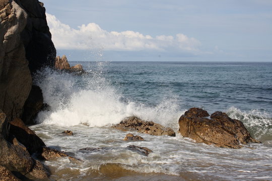 Vagues bris&eacute;es