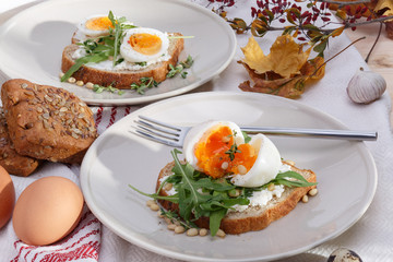 sandwiches with eggs