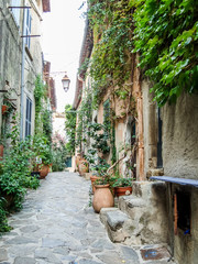 Promenade dans le village typique de Le Beausset