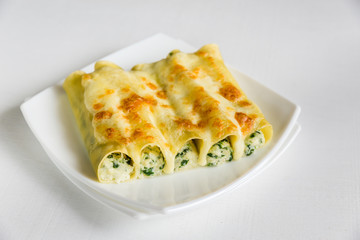 Cannelloni with ricotta and spinach