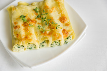 Cannelloni with ricotta and spinach