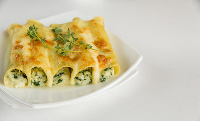 Cannelloni with ricotta and spinach
