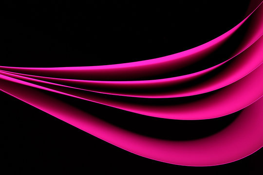 5 Roze vellen papier op een zwarte achtergrond