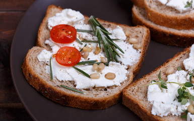 Sandwich with soft cheese