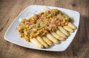 Espárragos con vinagreta