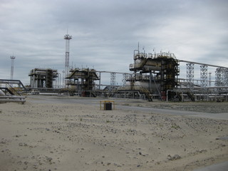 Fototapeta na wymiar Equipment oil fields of Western Siberia