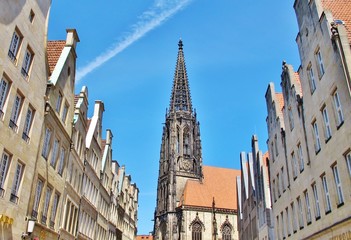 Prinzipalmarkt mit Lamberti-Kirche in Münster