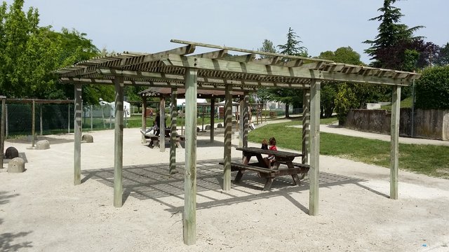 Table ombrager