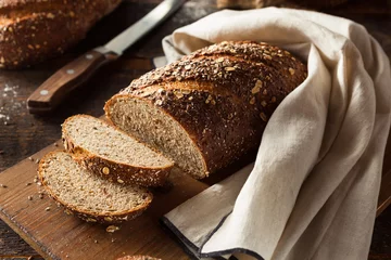 Gordijnen Biologisch zelfgemaakt volkorenbrood © Brent Hofacker