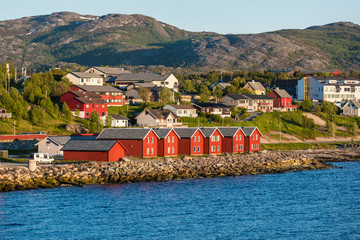 Red houses on the bay of Alta, Norway - obrazy, fototapety, plakaty