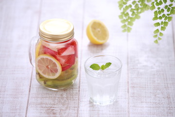 デトックスウォーター