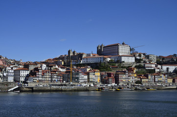 Fototapeta na wymiar Uferpanorama von Porto am Douro