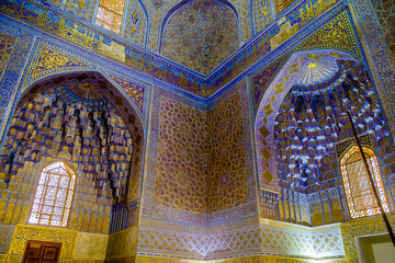 Fototapeta na wymiar Gur Emir mausoleum inside in Samarkand, Uzbekistan