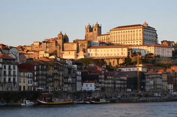 Uferpanorama im Abendlicht, Porto