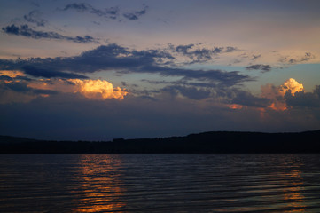Naklejka premium Wolkenstimmung beim Sonnenuntergang 