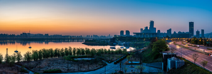 Naklejka premium Seoul Sunrise