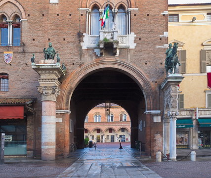Tor im Palazzo Municipale / Ferrara / Italien