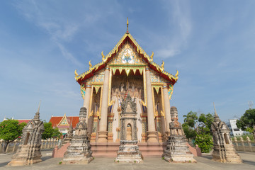 Fototapeta premium Temple with pagoda and sky background at wat bansang