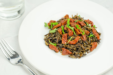 Wild rice with dry tomatoes
