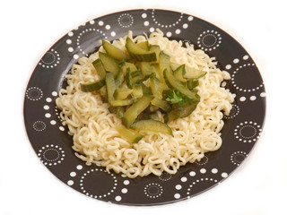 Nudeln mit Schmorgurken