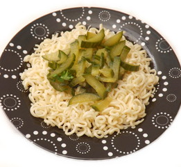 Nudeln mit Schmorgurken